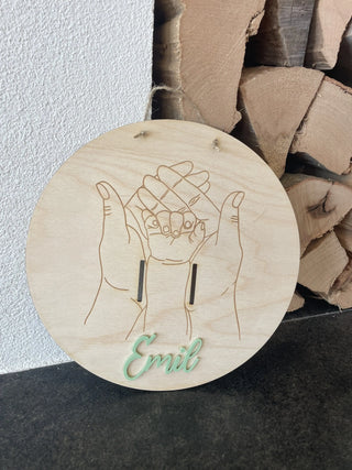 Geburtsanzeige Holzschild mit Namen & Armbandhalter