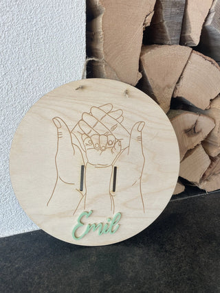Geburtsanzeige Holzschild mit Namen & Armbandhalter